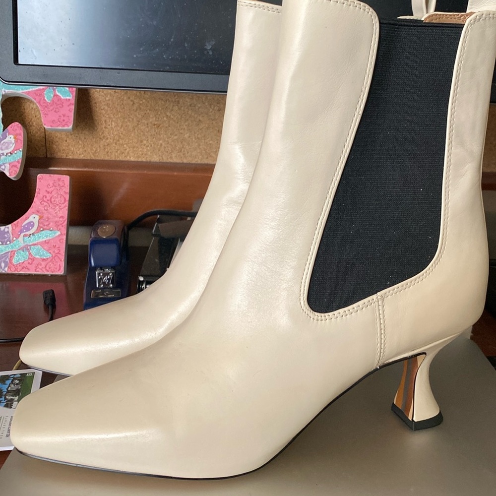 Sam Edelman NWOT Black/White Lani Kitten Heeled Boots